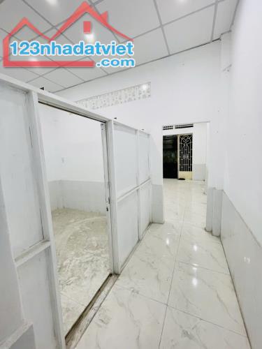 GẦN MẶT TIỀN - 10M RA HXH TRÁNH - 49m2 (4,1x12) - GẦN TRƯỜNG CHINH - THÔNG SỐ ĐẸP - 3