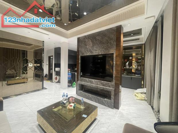 MẶT PHỐ YÊN HOA THANG MÁY - KINH DOANH DT 50m2 7 tầng MT 7m Giá 27 tỷ