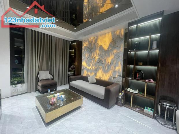 MẶT PHỐ YÊN HOA THANG MÁY - KINH DOANH DT 50m2 7 tầng MT 7m Giá 27 tỷ - 4