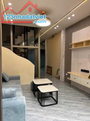 BÁN NHÀ NGỌC THỤY - LONG BIÊN - 4 TẦNG - 45M² - MT 4M - CÓ THANG MÁY - GIÁ 8.5 TỶ
