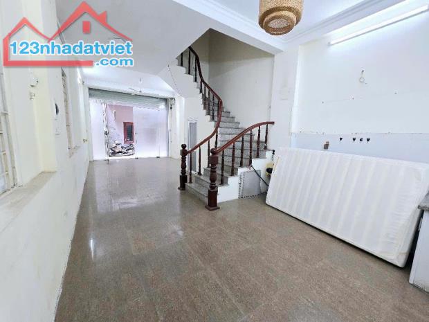 Bán nhà Phú Mỹ 6 tầng 9 phòng chỉ hơn 6 tỷ dòng tiền ổn định