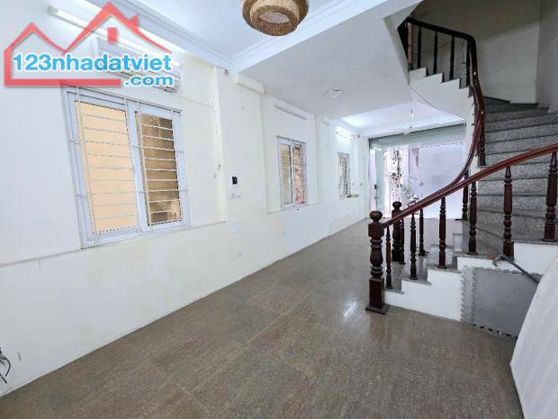 Bán nhà Phú Mỹ 6 tầng 9 phòng chỉ hơn 6 tỷ dòng tiền ổn định - 1