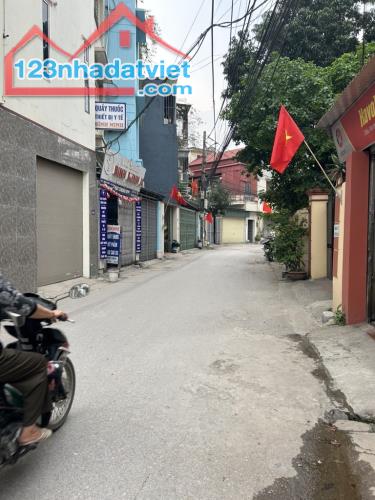 💕💕💕 SIÊU NÓNG BỎNG HOA HẬU THẠCH BÀN- 31m2- 5 Tầng- MT 4,8m- 6,9Tỷ- Ô TÔ 7 CHỖ- 10m Ô T