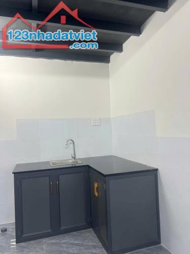 CẦN BÁN DÃY 6 PHÒNG TRỌ ĐANG CHO THUÊ,GIÁ CHỈ 750 TRIỆU,266m2 - 4