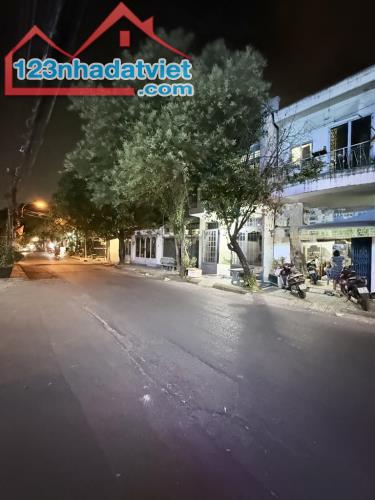 Mặt tiền đường số 18 P.8 GV - Ngang 8m - Ngay mercedes Quang Trung