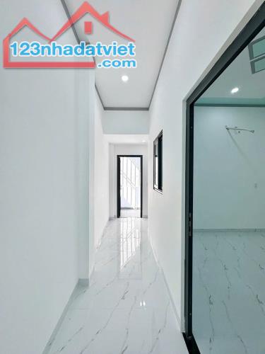 Nhà mới xây 1 trệt 1 lầu 2.35 tỷ/69 m2 gần trường học Tân Bửu - 2