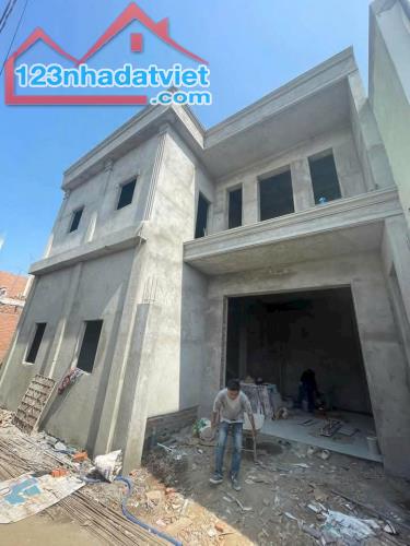Nhà mới xây 1 trệt 1 lầu 2.35 tỷ/69 m2 gần trường học Tân Bửu - 4