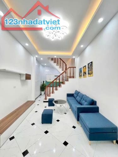 TÔN THẤT TÙNG ĐỐNG ĐA NHÀ MỚI KOONG - ĐẸP LUNG LINH