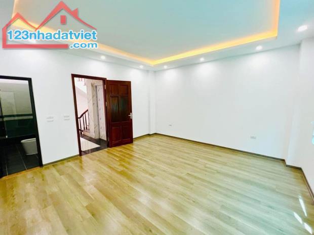 Nhà xây mới cứng, 6 tầng Thang Máy vài bước ra Phố Vĩnh Phúc giá 7,5 tỷ - 2
