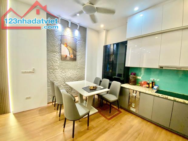 NGÕ Ô TÔ , NGÕ THÔNG RỘNG , KHƯƠNG TRUNG THANH XUÂN 45M2 4 TẦNG, MẶT TIỀN 5M, 7.5 TỶ .