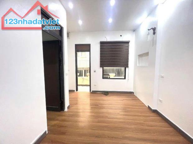 Bán gấp nhà Cầu Giấy – 46m2 - 4 tầng – Giá chỉ 8.7 tỷ - 1