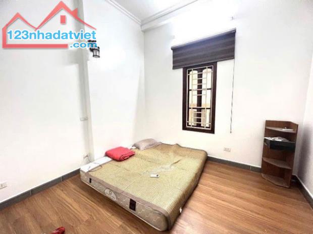 Bán gấp nhà Cầu Giấy – 46m2 - 4 tầng – Giá chỉ 8.7 tỷ - 2
