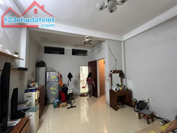 Cạnh Chợ Hàng Da 105M2 MT 4.5M 2 Mặt Tiền Trước Sau 87 Tỷ GPXD 7 Tầng