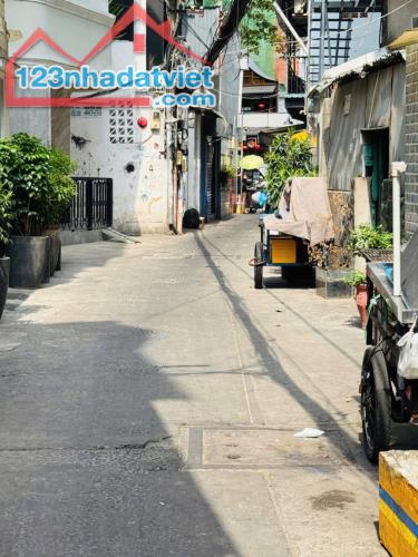 Bán nhà Thành Thái, Quận 10 do chủ nhà đang cần tiền gấp !!! Nhà gần trung tâm nhiều tiệợi
