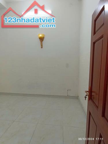 Bán nhà mặt tiền Tân Phong, chợ cây xăng 26, cho thuê kinh doanh rất tốt - 4
