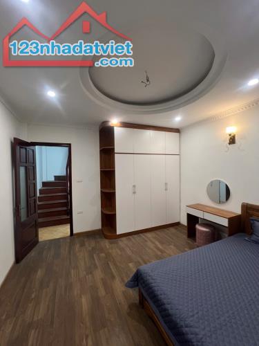 Bán nhà Đại La, Hai Bà Trưng – 5 tầng, mặt tiền 4.2m, giá 7.2 tỷ – Gần phố, nhà đẹp ở ngay - 1