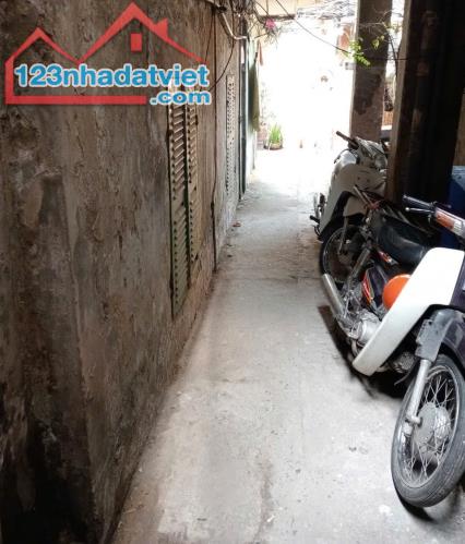 Bán đất Bạch Mai 55M2 Giá 6,5 Tỷ OTO cách 30m ,ko Quy hoạch