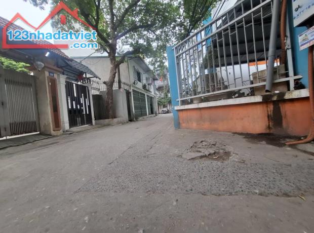 112tr.m đất Ngọc Thụy trong đê oto vào nhà, ngõ thông. LH 0936123469 - 2