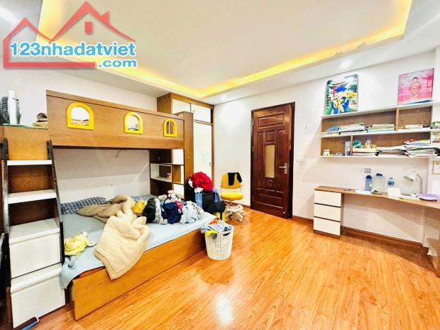 Nhà hiếm ngõ 387 Vũ Tông Phan 30m ra ô tô 60m ra mặt phố ngõ to 40m 5T MT 4m full nội thất - 3