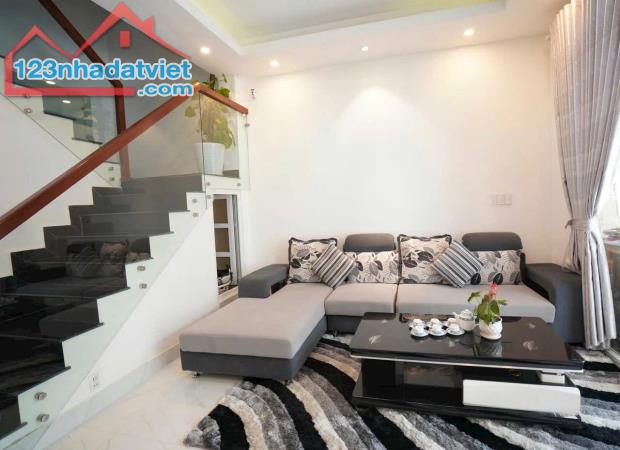 CẦN BÁN NHÀ ĐANG CHO THUÊ LÀM HOMESTAY Mặt tiền đường nhựa Cổ Loa, Phường 2, Đà Lạt - 1