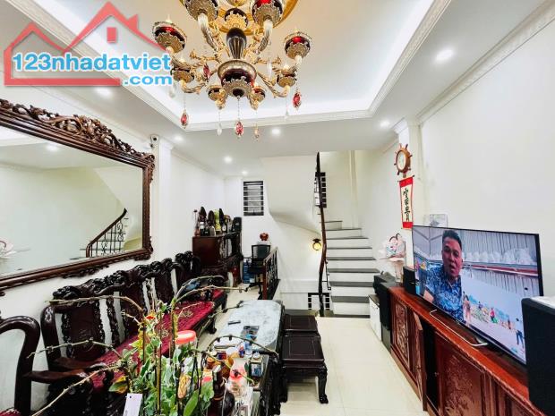 Bán nhà Lạc Long Quân Cầu Giấy gần ô tô ngõ thông 35m2 5T MT 4m dân xây đủ đồ ở luôn 7.5tỷ - 4