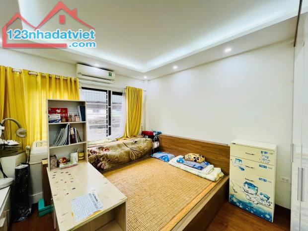 Bán nhà Lạc Long Quân Cầu Giấy gần ô tô ngõ thông 35m2 5T MT 4m dân xây đủ đồ ở luôn 7.5tỷ - 5