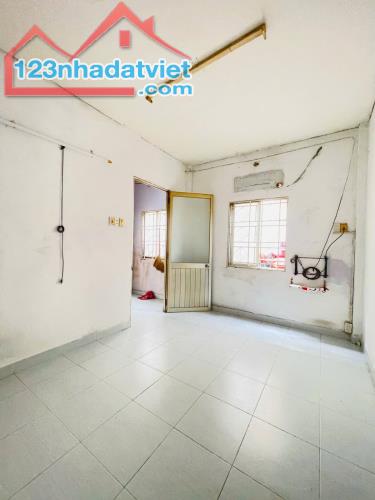 NHÀ ĐẸP GIÁP Q1 – BÌNH THẠNH GIÁ TỐT – HẺM 7M NHƯ MẶT TIỀN ~ 40M² – CHỈ 4.95 TỶ - 3