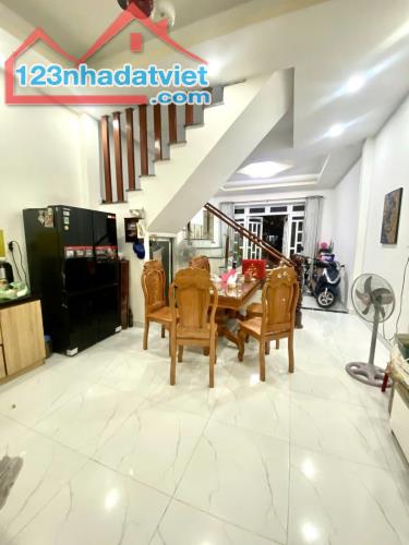 NHÀ 3 TẦNG GẦN LÊ VĂN THỊNH – SỔ RIÊNG – Ô TÔ TỚI CỬA chỉ nhỉnh 7 TỶ - 2