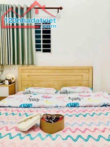 NHÀ 3 TẦNG GẦN LÊ VĂN THỊNH – SỔ RIÊNG – Ô TÔ TỚI CỬA chỉ nhỉnh 7 TỶ - 3