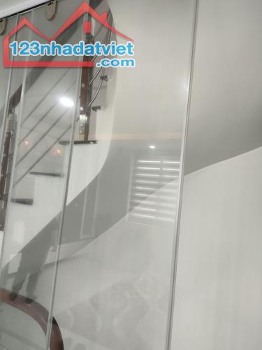 Bán gấp giá rẻ thang máy Đê Trần Khát Chân 34m, 6 tầng, mặt tiền 3.4m, 9 tỷ Hai Bà Trưng. - 1