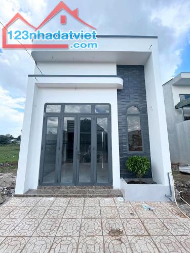 Bán nhà cấp 4 mới thiết kế hiện đại KDC Đông Phú, Châu Thành, Hậu Giang.