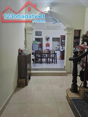 BÁN NHÀ KHƯƠNG ĐÌNH - Sổ đỏ chuẩn 66m2 x 4 tầng chỉ 155tr/m2 - 3