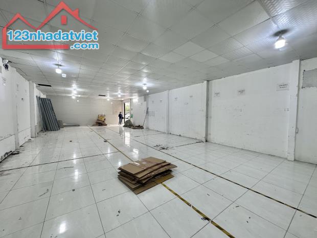 190m kho hàng khu vực Trung Hòa cần cho thuê, có bảo vệ, 28tr/th