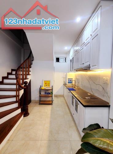Láng Đống Đa. An Ninh Tốt. Tiện ích Full. 35m2, 5 Tầng, 3.5m Mặt Tiền. Giá 7.5 Tỷ - 2