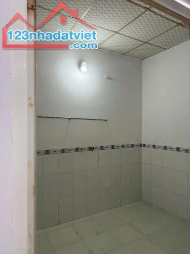 Nhà sổ riêng hoàn công 1 lầu 1 trệt 2.6 tỷ/81 m2, đường ô tô - 2
