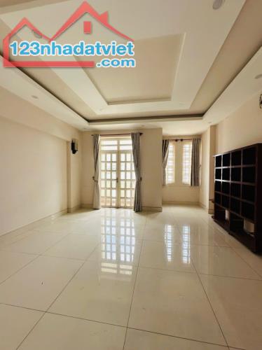 GẤP BÁN, DT 180M²(NGANG 10M), HẺM XE HƠI NGUYỄN DUY TRINH, PHÚ HỮU - 4