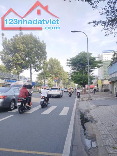 Lý Thường kiệt - HXH Vô nhà - 68m2 - 3 tầng Giáp Q10, Lữ Gia