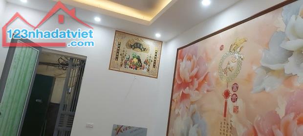Bán Nhà Vũ Xuân Thiều, Phường Sài Đồng, Long Biên 36m2, 3T, giá 2,4 tỷ