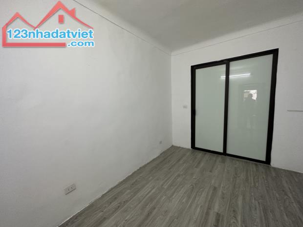 Bán Nhà Vũ Xuân Thiều, Phường Sài Đồng, Long Biên 36m2, 3T, giá 2,4 tỷ - 2
