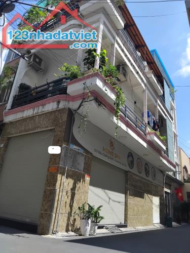 Kế bên lối vào nhà ga T3 sân bay TSN, căn góc 2 MT hẻm 4m và 5m, 3 tầng