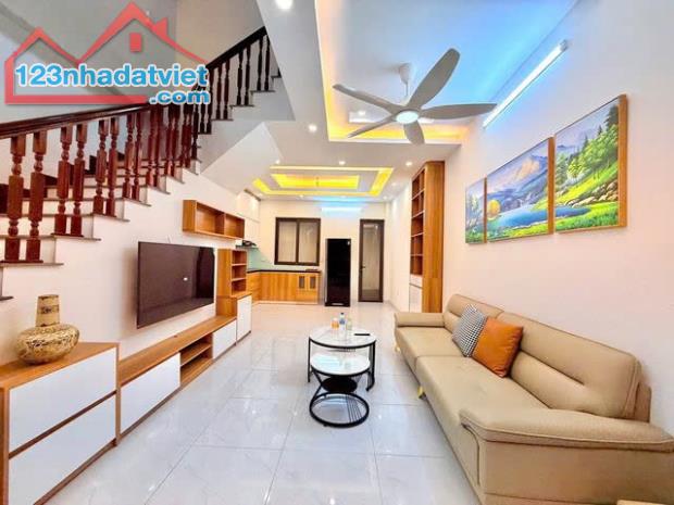 BÁN NHÀ DÂN XÂY ĐẸP MỸ ĐÌNH _DT54M,4TẦNG,CÁCH MP NGUYỄN HOÀNG 30M_CÓ Ô CHỜ THANG MÁY _9,TỶ