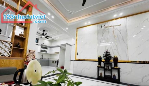 Bán nhà Trần Nguyên Hãn, An Dương, Lê Chân, Hải Phòng. 3 tầng, 64m2, 4,15 tỷ. Ngang 4,7m,