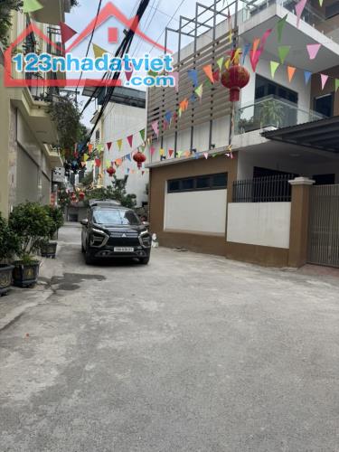 Bán nhà Đại Cát, Liên Mạc, Bắc Từ Liêm, 99 m2, 3 tầng, mặt tiền 5 m, giá 10.5 tỷ