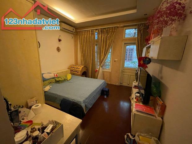 Cực hiếm, nhà phân lô, ô tô đậu cửa, 6T cao thoáng, phố Trần Quốc Hoàn, Cầu Giấy, giá nhô - 4