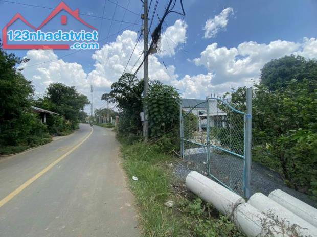 Bán đất 3 mặt tiền đường Bình Lục, Tân Bình, Vĩnh Cửu. 10x40 420m. Sổ thổ cư. Giá 4tỷ350 - 1