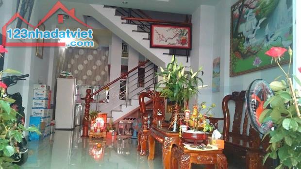 BÁN NHÀ CHÍNH CHỦ LÂU NĂM- GIÁ BAO ĐẦU TƯ- NHÀ ĐẸP- VỊ TRÍ ĐẸP  - NGAY CÔNG VIÊN LÀNG