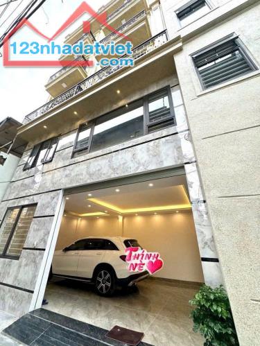 Bán nhà ngõ 12 Thạch Bàn, Gara ô tô, Thang máy, Gần Hồ. View đẹp. 60m x 6T. Lh 0965858116