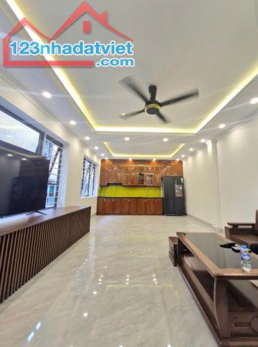 Bán nhà ngõ 12 Thạch Bàn, Gara ô tô, Thang máy, Gần Hồ. View đẹp. 60m x 6T. Lh 0965858116 - 3