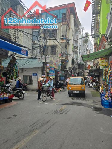 CHẤT NHƯ NƯỚC CẤT – NHÀ ĐẸP CỰC GẮT PHỐ NGUYỄN PHÚC LAI, 3 GIÂY NHÌN – 1 GIÂY YÊU – 0