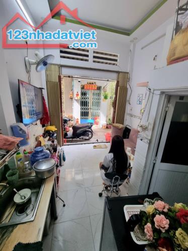 HẺM THÔNG, 3 TẦNG ĐÚC, TÂN HÒA ĐÔNG, F14, Q6, 2.1 TỶ - 1